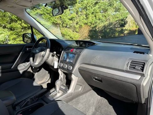 Used 2014 Subaru Forester 2.5i Limited image 15