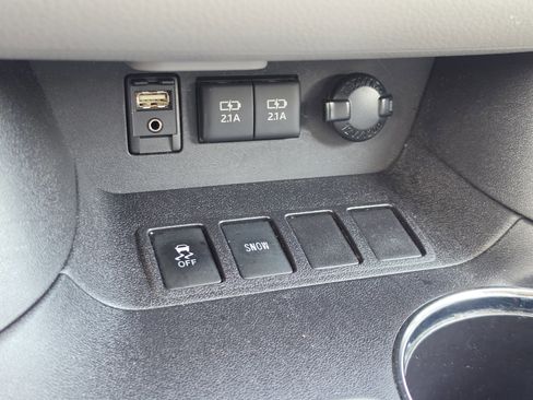 Certified 2018 Toyota Highlander XLE FWD image 25