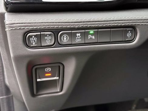 Used 2025 Acura MDX SH-AWD w/ Advance Package image 22