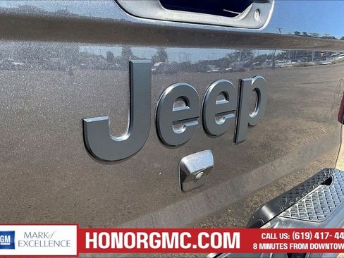 Used 2022 Jeep Gladiator Sport AWD/4WD image 25
