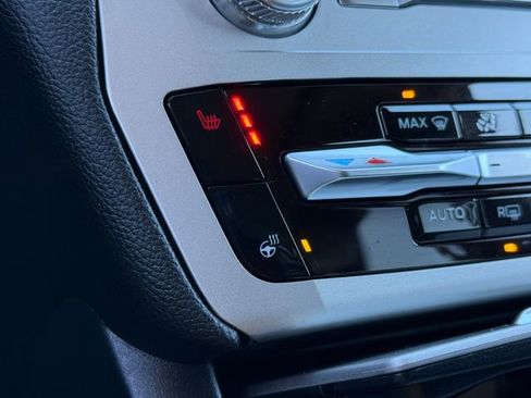 Used 2022 Ford Explorer XLT w/ Equipment Group 202A image 13