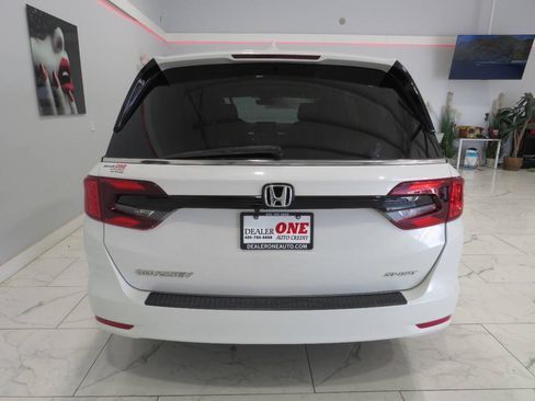 Used 2023 Honda Odyssey Sport image 4