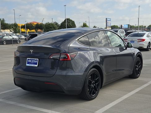 Used 2021 Tesla Model Y Long Range AWD/4WD image 3