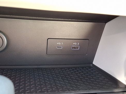 New 2025 Nissan Pathfinder SV w/ SV Premium Package image 16