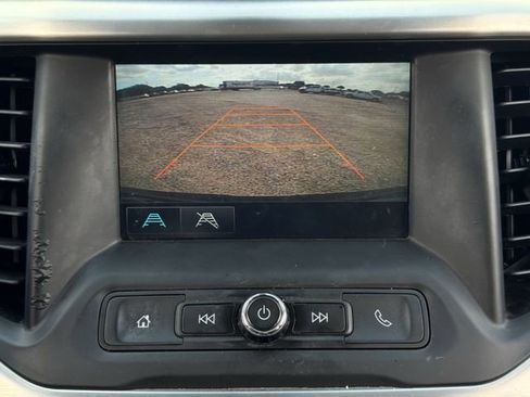Used 2018 GMC Acadia SLE FWD image 17