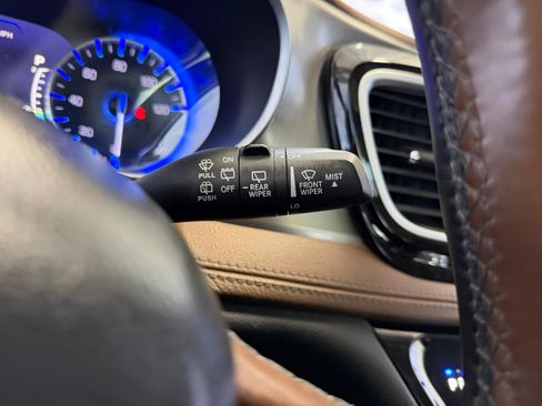 Used 2017 Chrysler Pacifica Limited FWD image 40