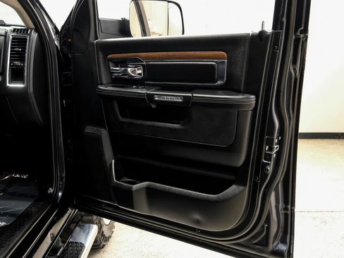 Used 2018 RAM 1500 Laramie w/ Convenience Group AWD/4WD image 53