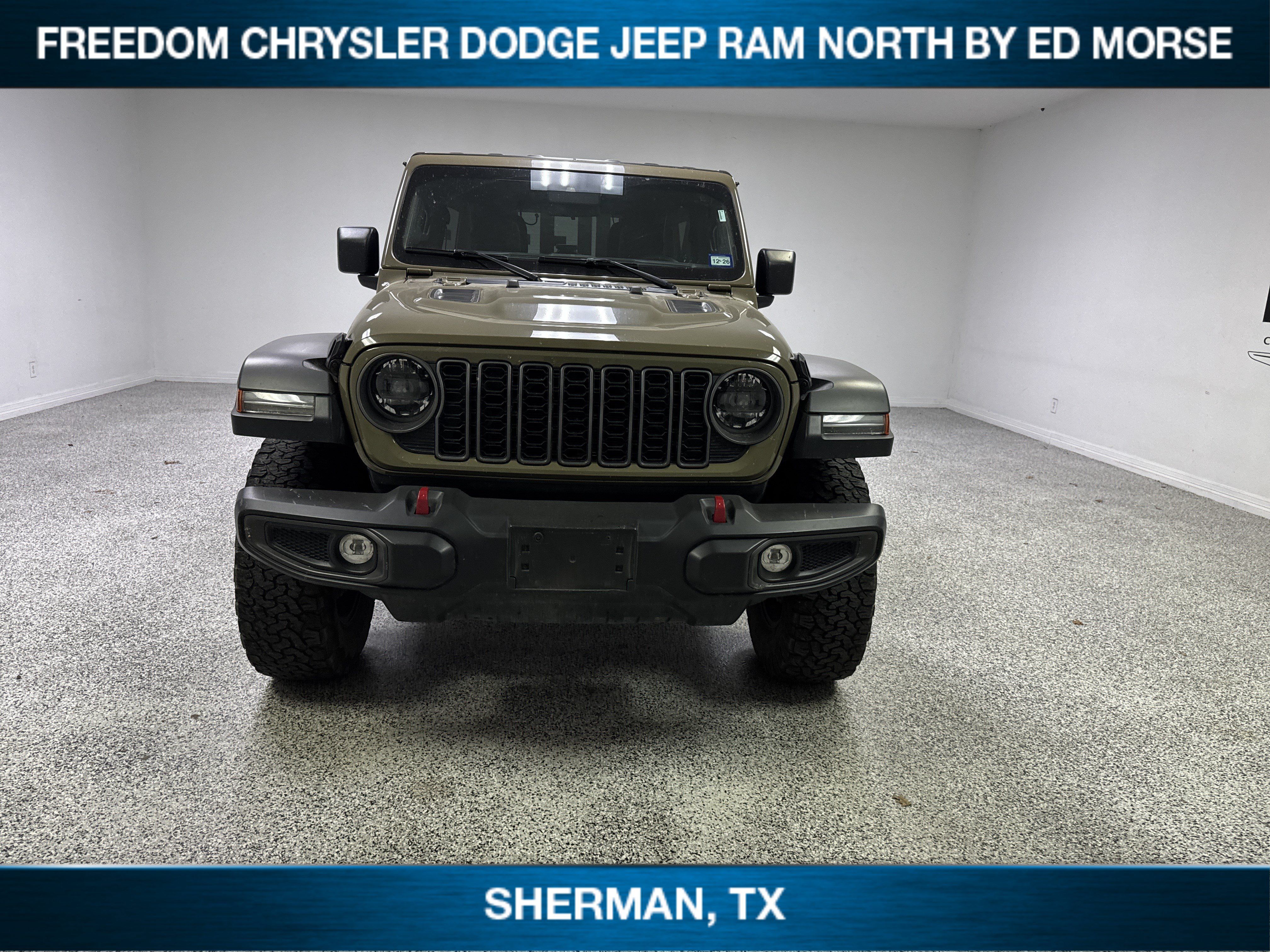 Used 2025 Jeep Wrangler Unlimited Rubicon AWD/4WD image 2
