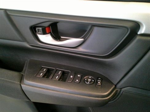 Used 2018 Honda CR-V LX image 29