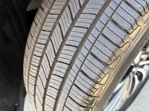 Used 2023 Lincoln Aviator Reserve AWD/4WD image 11