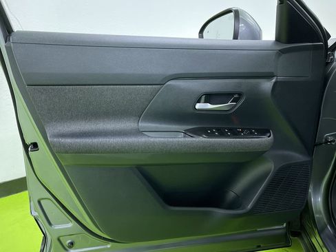 Used 2025 Nissan Kicks SV image 15