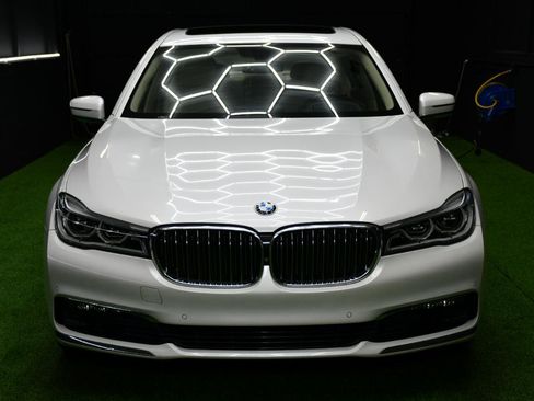 Used 2016 BMW 750i RWD image 13
