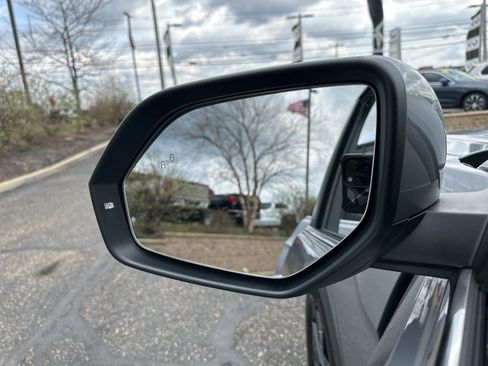 Used 2024 Volkswagen Atlas SE image 3