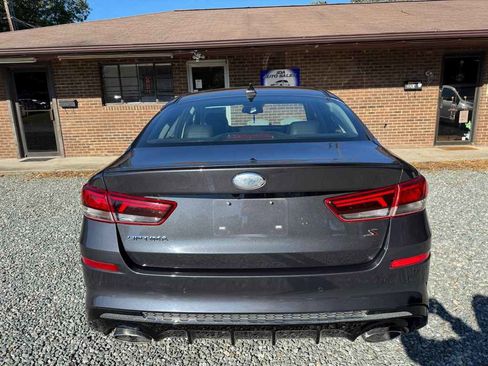 Used 2019 Kia Optima S image 4