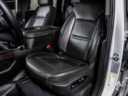 Used 2022 GMC Sierra 3500 Denali AWD/4WD image 30