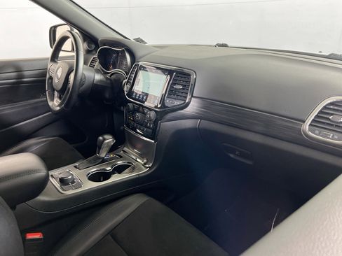 Used 2022 Jeep Grand Cherokee Laredo X image 28