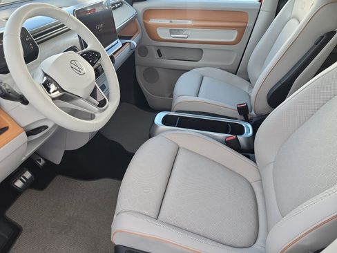 New 2025 Volkswagen ID. Buzz 1st Edition image 19