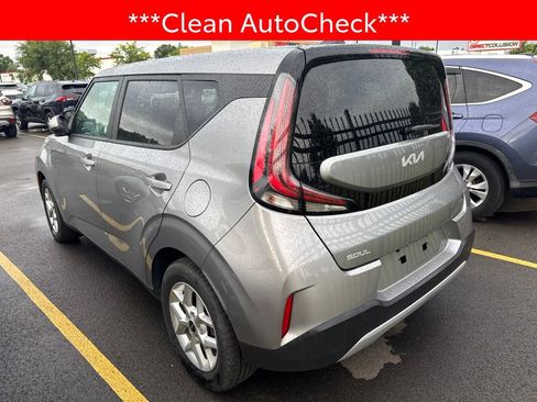 Used 2025 Kia Soul LX w/ LX Technology Package FWD image 4