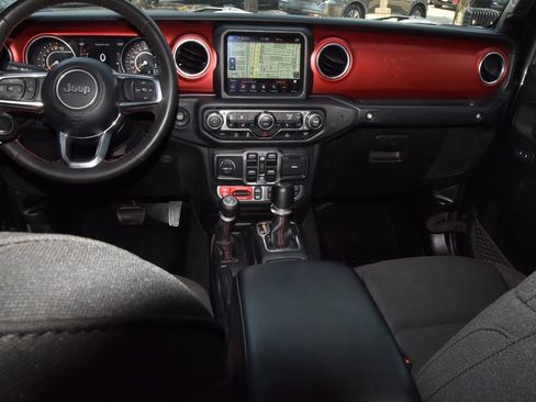 Used 2023 Jeep Gladiator Rubicon w/ Cold Weather Group AWD/4WD image 16