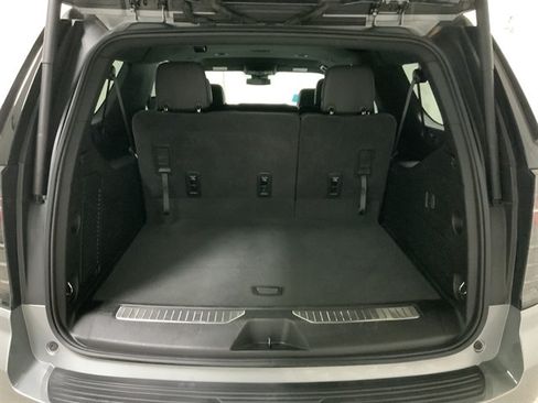 Used 2025 Chevrolet Suburban Z71 AWD/4WD image 9