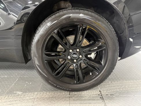 Used 2022 Land Rover Range Rover Velar R-Dynamic S image 7