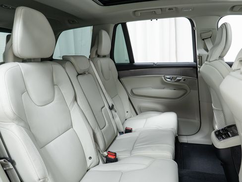 New 2026 Volvo XC90 B6 Ultra w/ Protection Package image 24