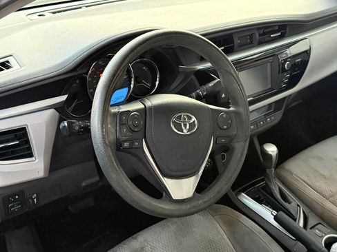 Used 2016 Toyota Corolla LE FWD image 9