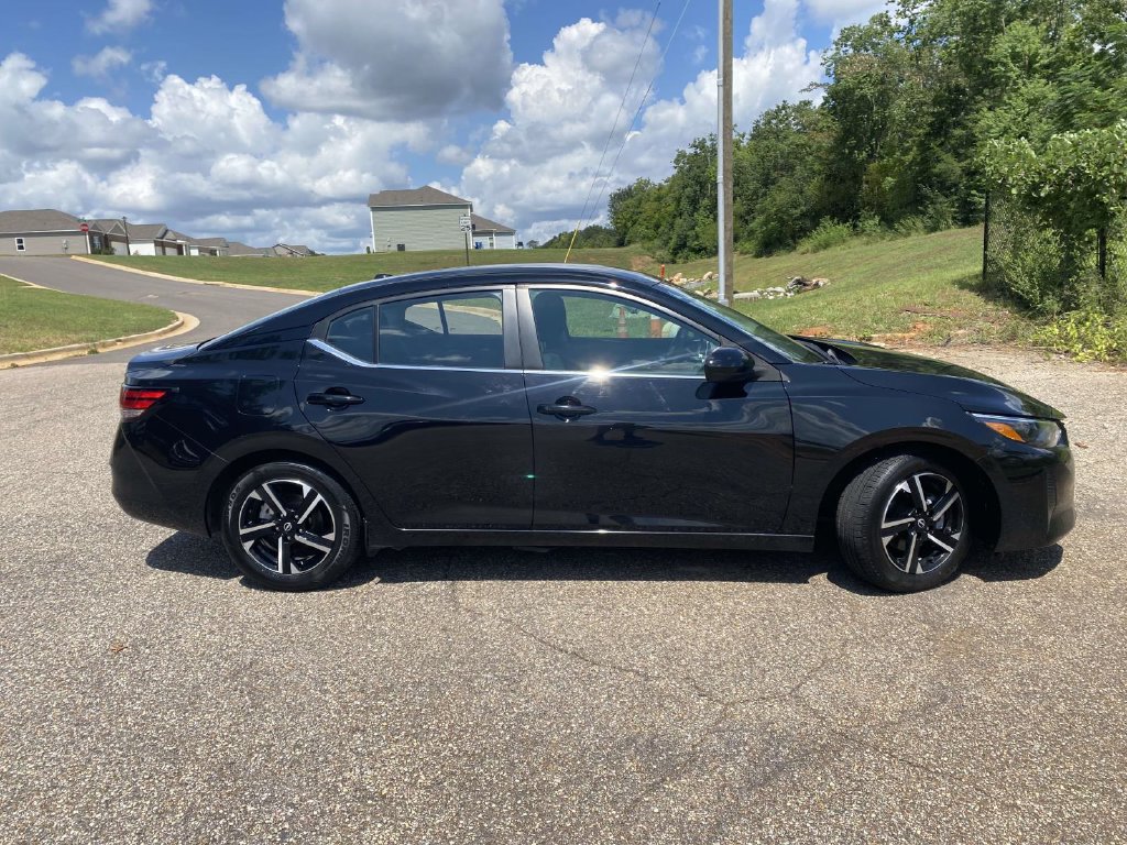 Used 2024 Nissan Sentra SV FWD image 10