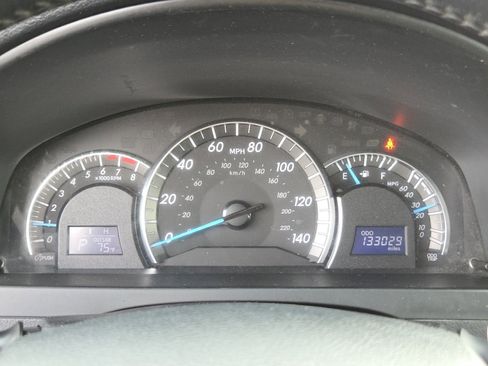 Used 2014 Toyota Camry SE image 25