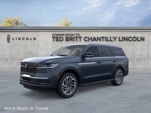 New 2026 Lincoln Navigator Premiere image 2