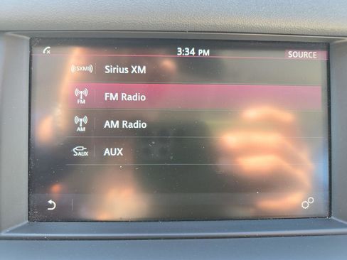 Used 2019 Land Rover Discovery Sport SE image 28