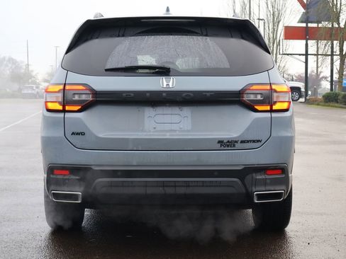 Used 2025 Honda Pilot Black Edition image 5
