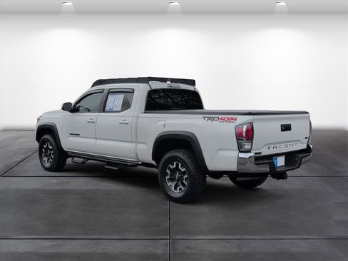 Used 2022 Toyota Tacoma TRD Off-Road image 3