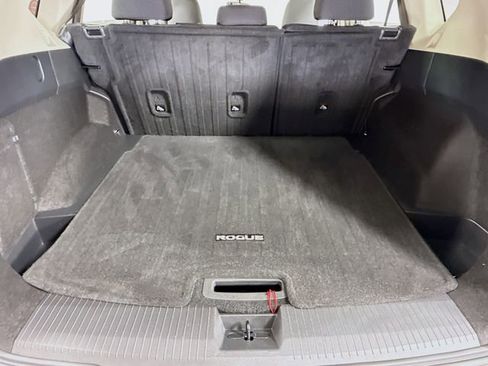 Certified 2024 Nissan Rogue SV image 34