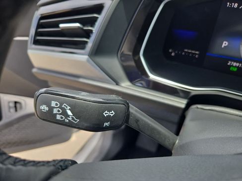 Used 2022 Volkswagen Jetta SE w/ Panoramic Sunroof Package FWD image 26