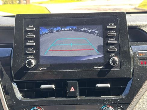 Used 2022 Toyota Camry LE image 29