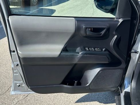 Used 2020 Toyota Tacoma SR image 16