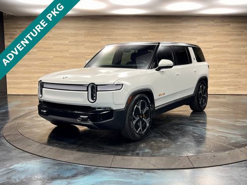 Used 2023 Rivian R1S Adventure image 5