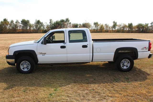 Used 2006 Chevrolet Silverado 2500 W/T w/ Heavy-Duty Power Package AWD/4WD image 3