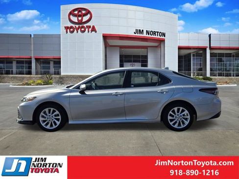 Used 2024 Toyota Camry LE image 4