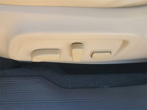 Used 2017 Subaru Outback 2.5i Premium image 24