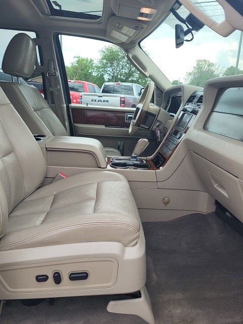 Used 2013 Lincoln Navigator 4WD w/ HD Trailer Tow Pkg image 17