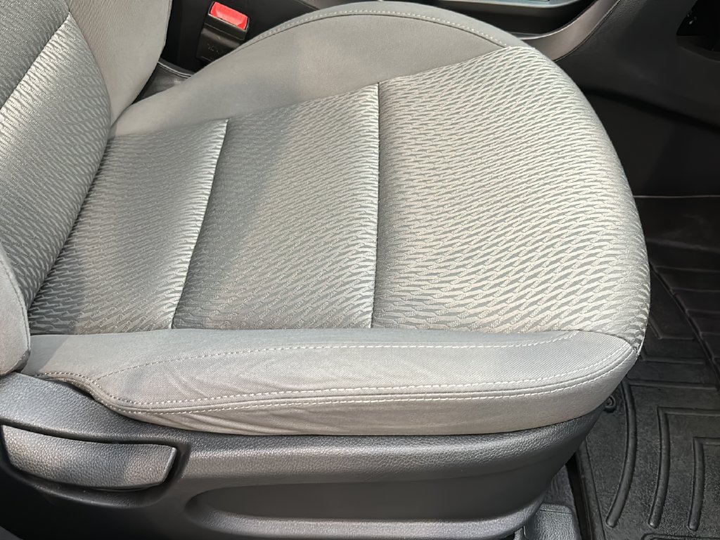 Used 2017 Hyundai Santa Fe SE AWD/4WD image 17