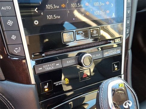 Used 2018 INFINITI Q50 Luxe w/ Essential Package (3.0T Luxe) image 17