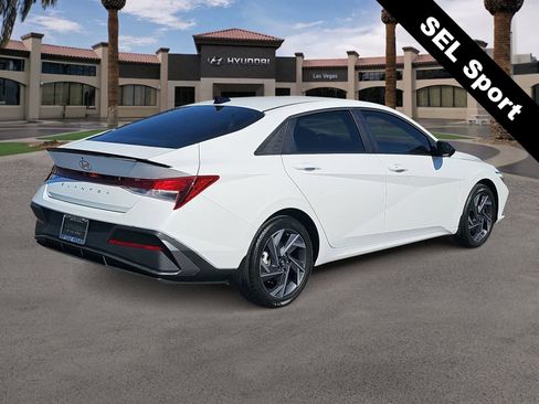 Used 2025 Hyundai Elantra Sport FWD image 8