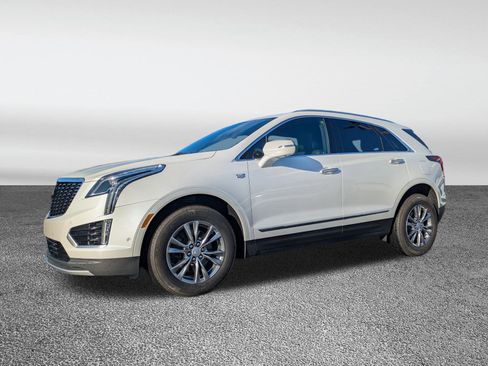Used 2022 Cadillac XT5 Premium Luxury w/ Technology Package image 2