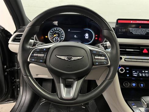 Used 2025 Genesis G70 2.5T image 16