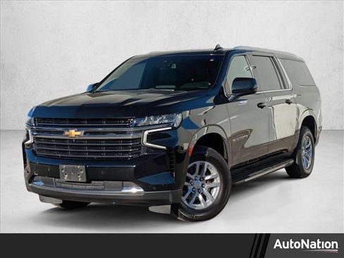 Used 2023 Chevrolet Suburban LT w/ Luxury Package image 1