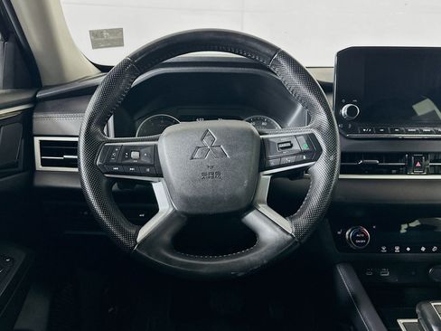 Used 2024 Mitsubishi Outlander SE AWD/4WD image 18