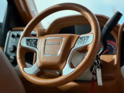 Used 2016 GMC Sierra 2500 Denali w/ Duramax Plus Package AWD/4WD image 16